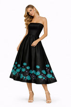 Carica l'immagine nel visualizzatore di Gallery, Abito midi strapless con stampa floreale