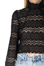 Load image into Gallery viewer, Macrame lace top