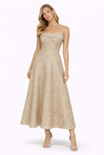 Carica l'immagine nel visualizzatore di Gallery, Abito midi strapless jacquard

